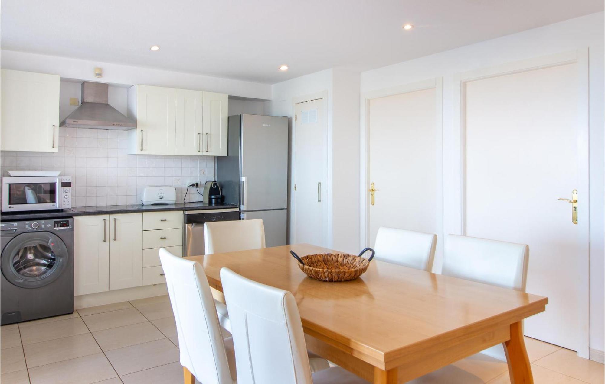 Beautiful Home In Gran Alacant With Kitchen Санта Пола Экстерьер фото